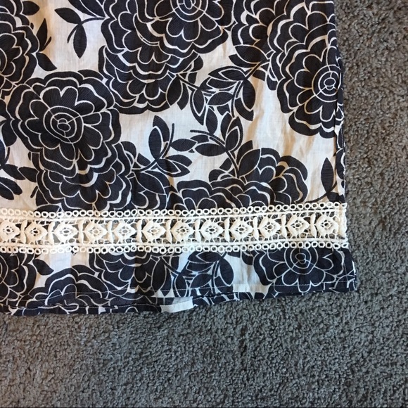 SALE! 3/15$ A&B Crochet Trim Coverup/Tunic - Picture 8 of 8